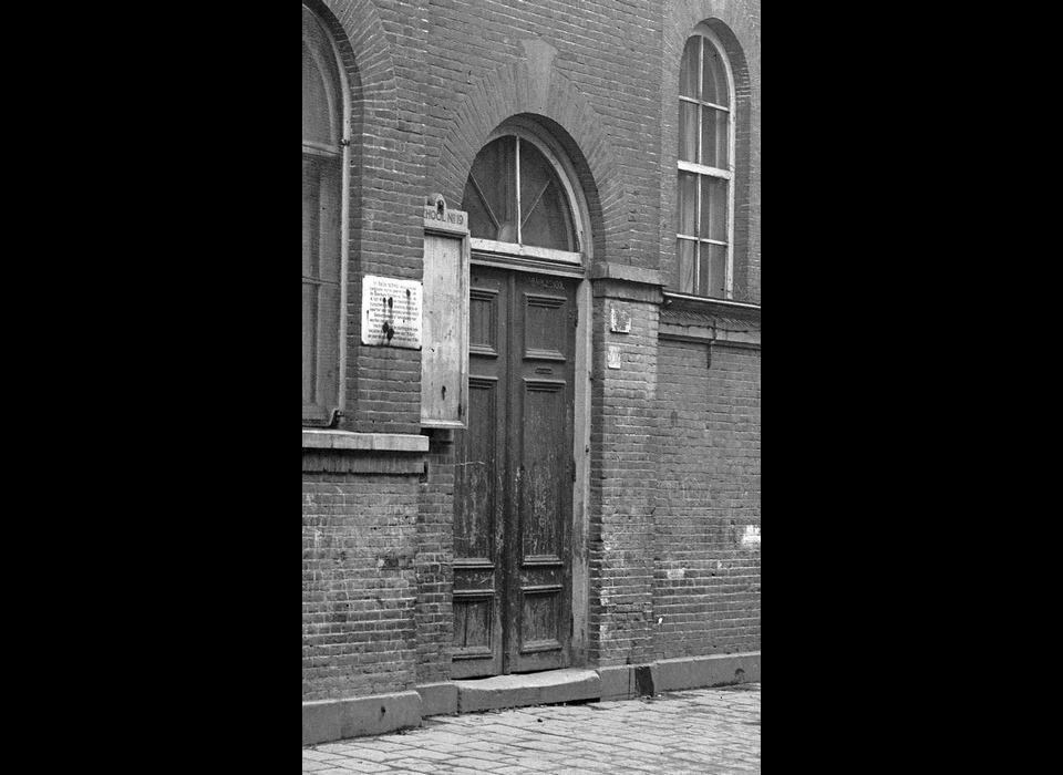 Laurierstraat 105-109 openbare school voor glo entree (1931)