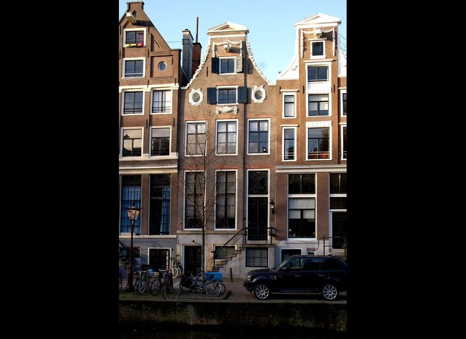 Leidsegracht 10 ingezwenkte halsgevel (2019)