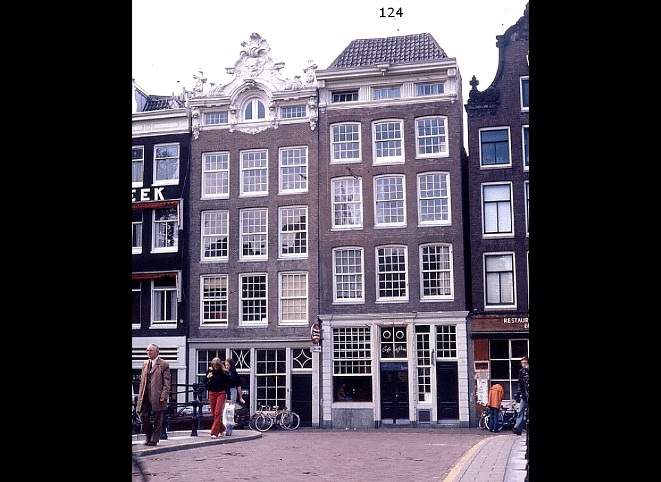 Prinsengracht 124 lijstgevel zonder fronton ca.1790 (1973)