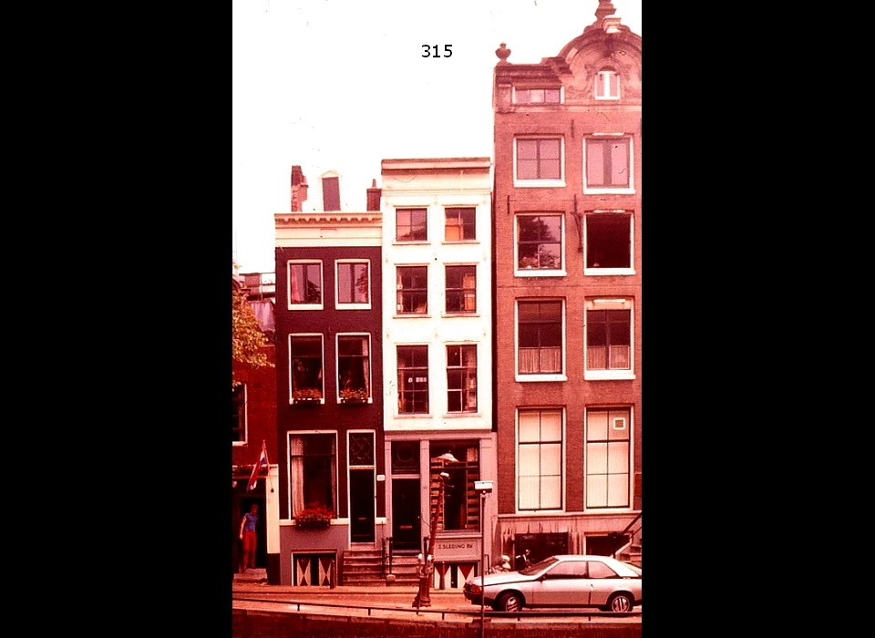 Herengracht 315 sterk vereenvoudigde lijstgevel 1861 (1981)