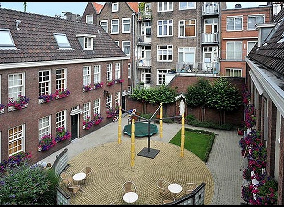 Lindengracht 94-112 Lindenhof binnenplaats (ca.2009)