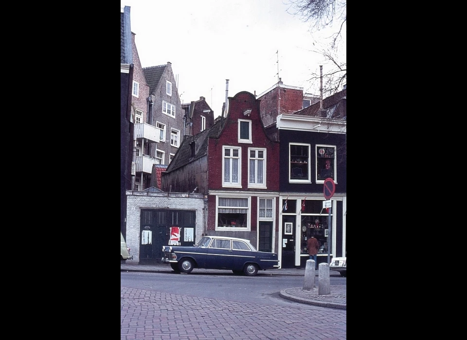 Lindengracht 1-5 klokgevel (1973)