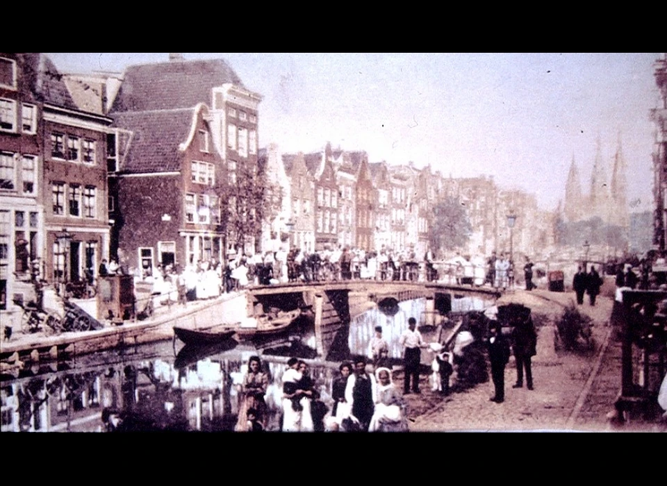 Lindengracht Zaterdagse Brug voor de Tweede Goudsbloemdwarsstraat (1900)
