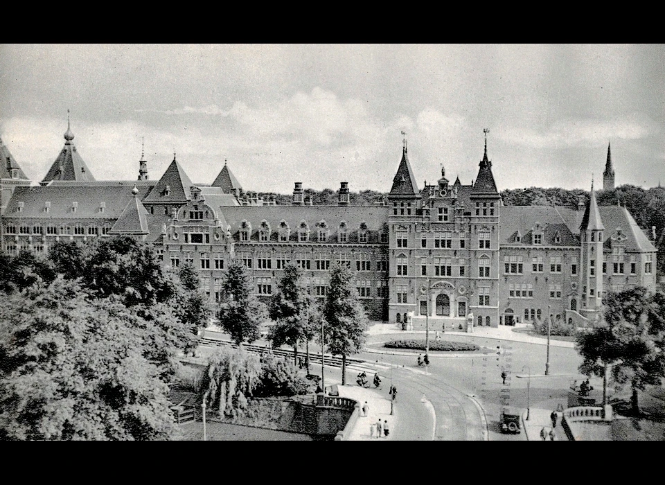 Mauritskade 62-64 Koninklijk Instituut voor de Tropen (1936)