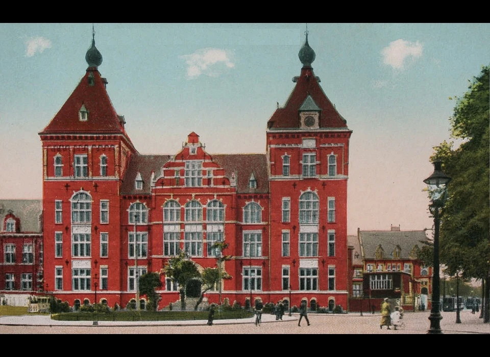 Linnaeusstraat 2 Tropenmuseum (1927)