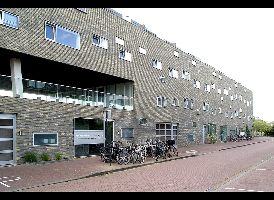 Murdoch Mackenziestraat 2-40 gebouw Het Open IJnde architect NAT Architecten, MOPET Architecten (2020)