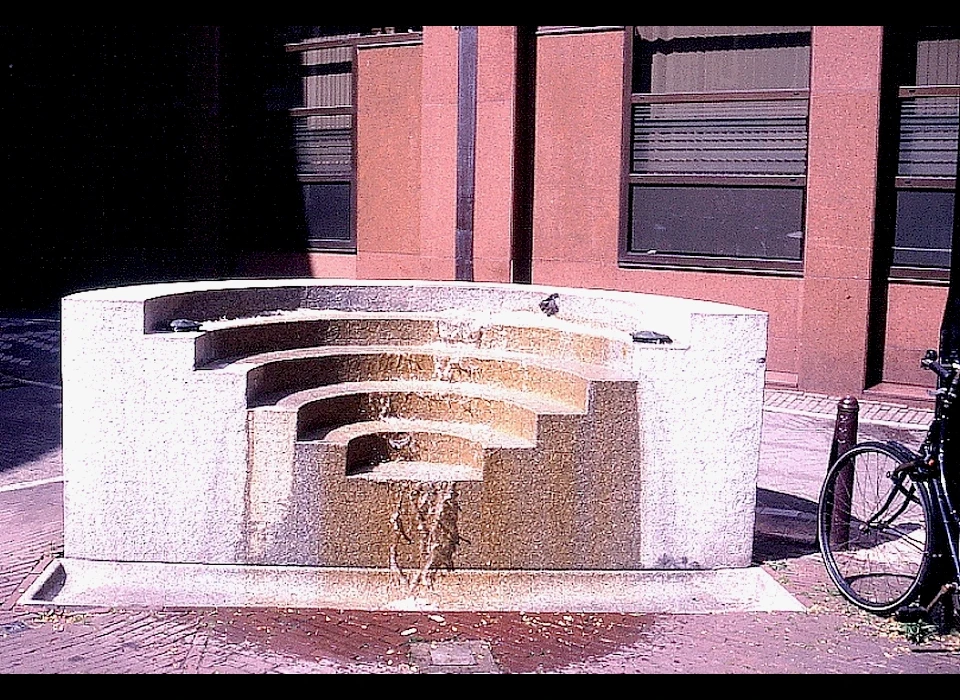 Nes 45 fontein reNESsance op Nespleintje (2006)
