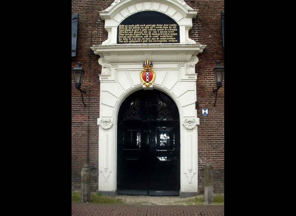 Oudezijds Voorburgwal 300 Bank van Lening bouwdeel 1664 toegangspoort (2006)