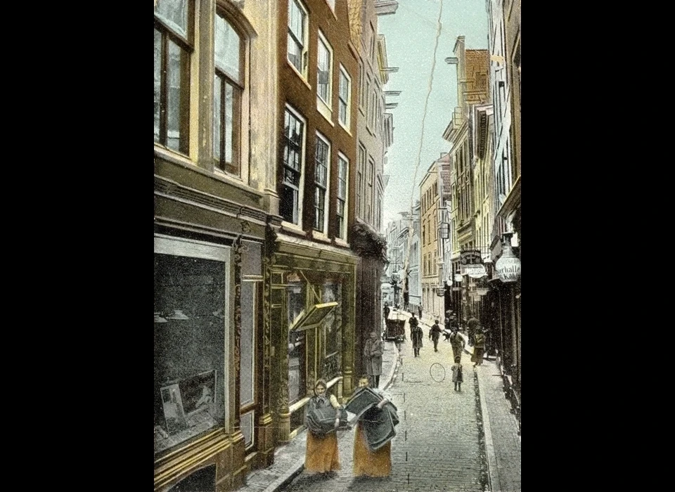 Nes gezien van de Damstraat (1904)