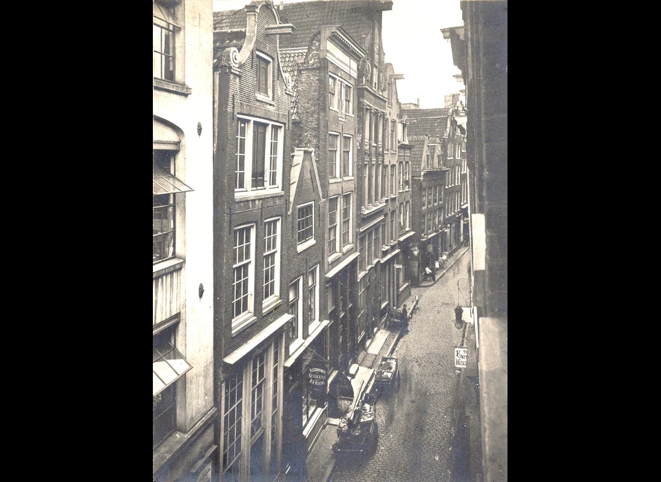 Nes 6-26 van rechts naar links (ca.1900)