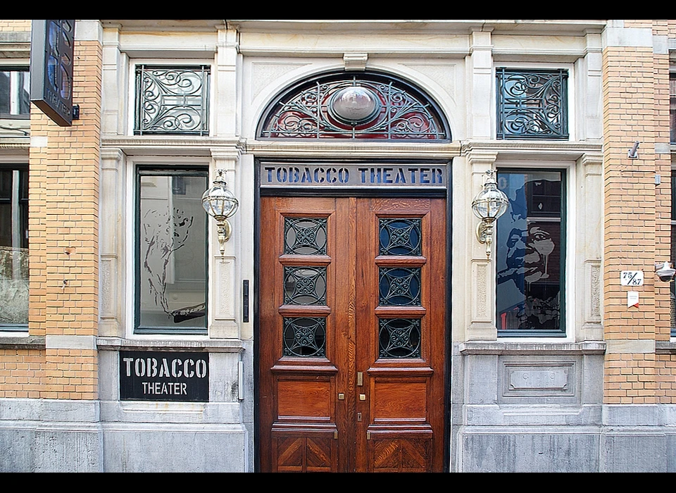Nes 71-87 deurpartij Tobacco theater (2021)