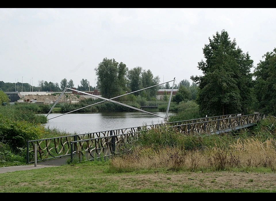 Nelson Mandelapark brug en Growing X door Shlomo Koren (2018)