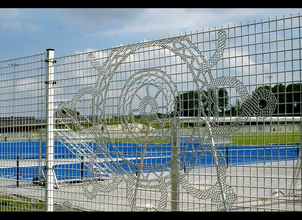 Bijlmerpark kunsthekwerk atletiekbaan (2011)