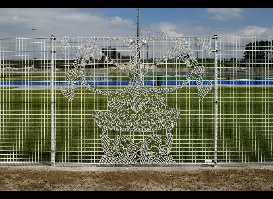 Bijlmerpark kunsthekwerk atletiekbaan (2011)