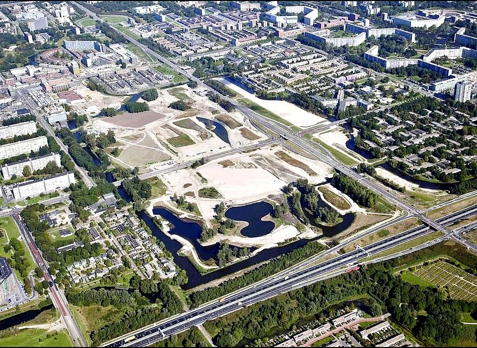 De vernieuwing van het Bijlmerpark in gang gezet (2009)