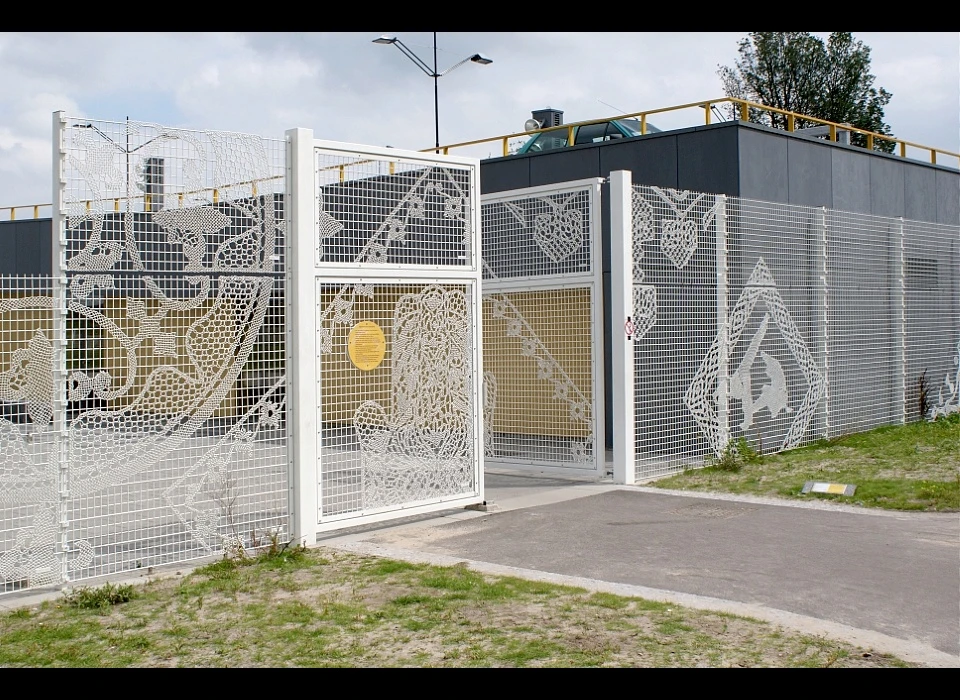 Bijlmerpark kunsthekwerk voetbalveld (2011)