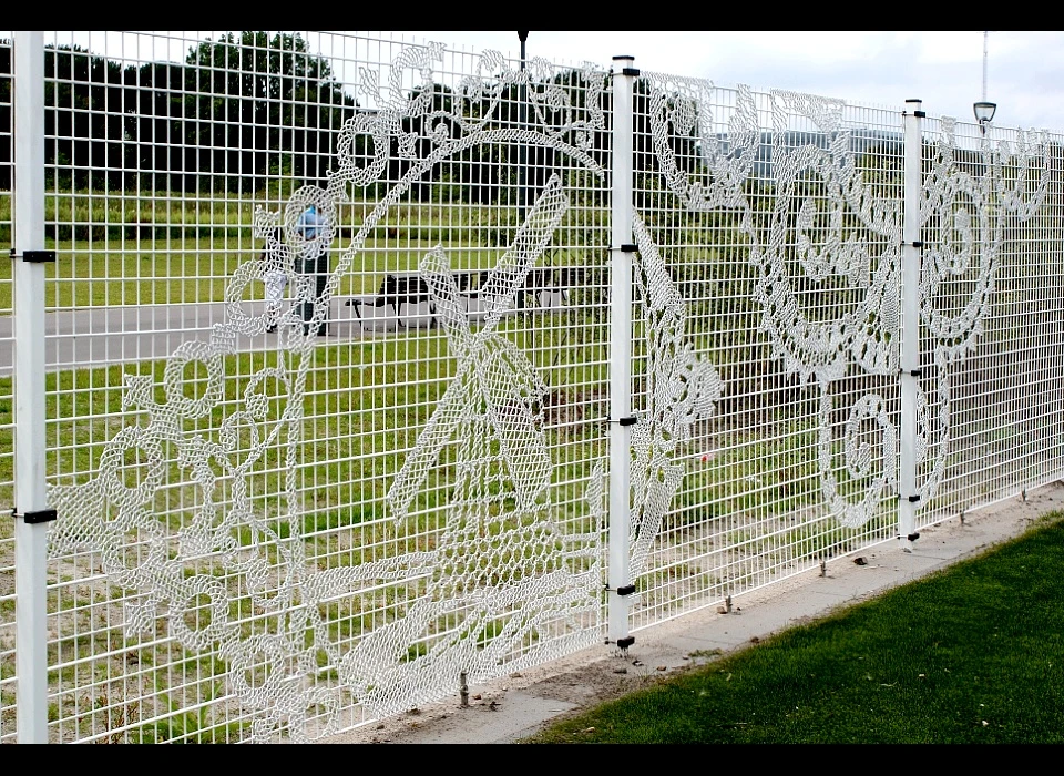 Bijlmerpark kunsthekwerk voetbalveld (2011)