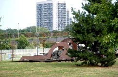 'Bijlmerpark, Mandelapark, Omega