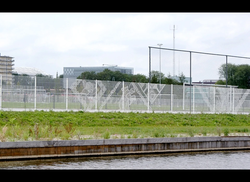 Bijlmerpark kunsthekwerk voetbalveld (2011)