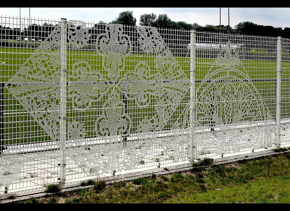 Bijlmerpark kunsthekwerk voetbalveld (2011)