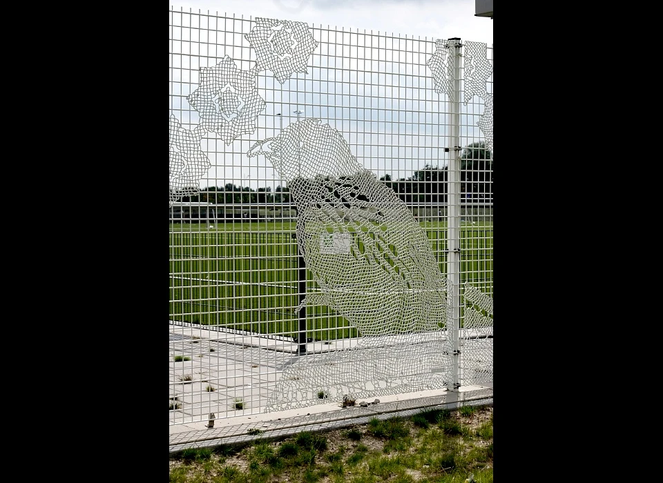 Bijlmerpark kunsthekwerk voetbalveld (2011)