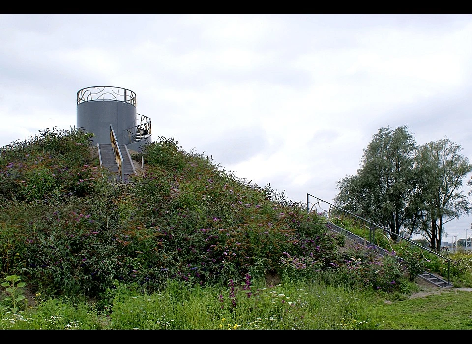 Bijlmerpark vlinderheuvel (2011)