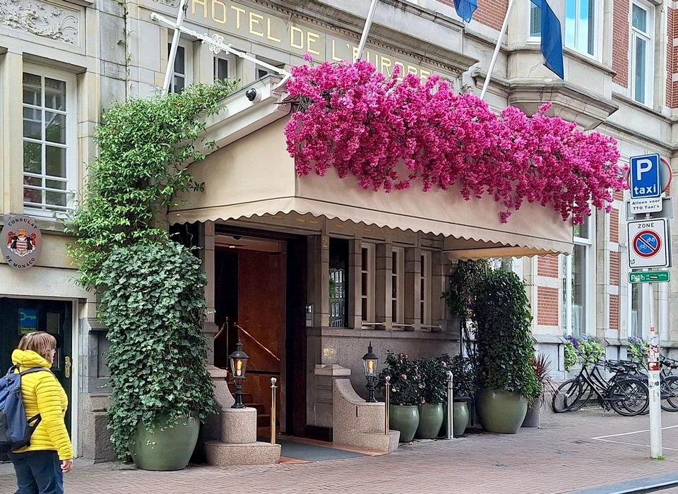 Nieuwe Doelenstraat 2-4 hotelingang (2025)