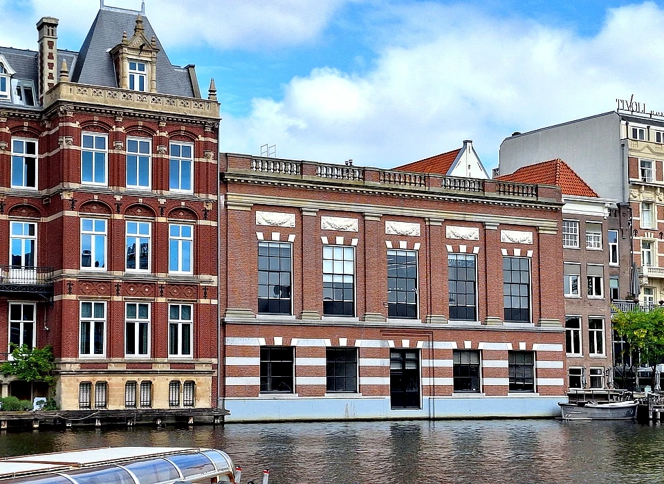Nieuwe Doelenstraat 14-20 v.l.n.r. achtergevel aan Amstel (2025)