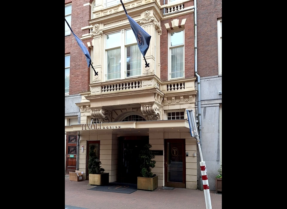 Nieuwe Doelenstraat 24 Doelenhotel entree (2025)