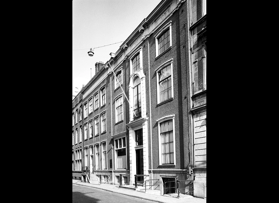 Nieuwe Doelenstraat 16-18 v.r.n.l. (1959)
