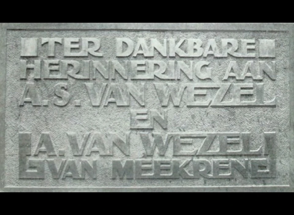 Nieuwe Keizersgracht 104-114 1922 gedenksteen Van Wezel