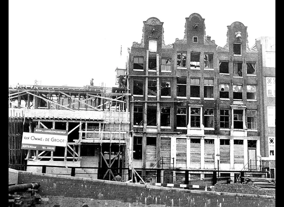 Nieuwe Keizersgracht 15-19 1964 17 moet nog in lijn met 15 en 19 gebracht