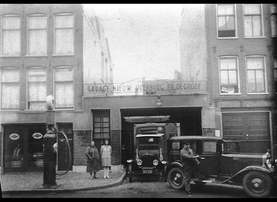 Nieuwe Uilenburgerstraat 105-107 1920