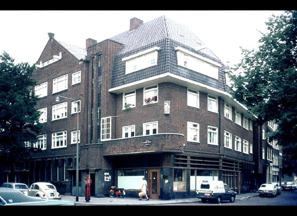 Nieuwe Uilenburgerstraat hoek Oostersekade