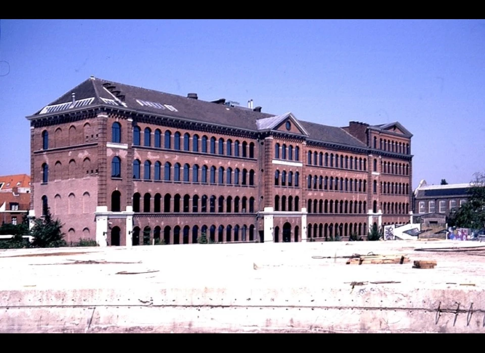 Nieuwe Uilenburgerstraat 171-173 achtergevel Gassan diamantslijperij voorheen Boas (1992)