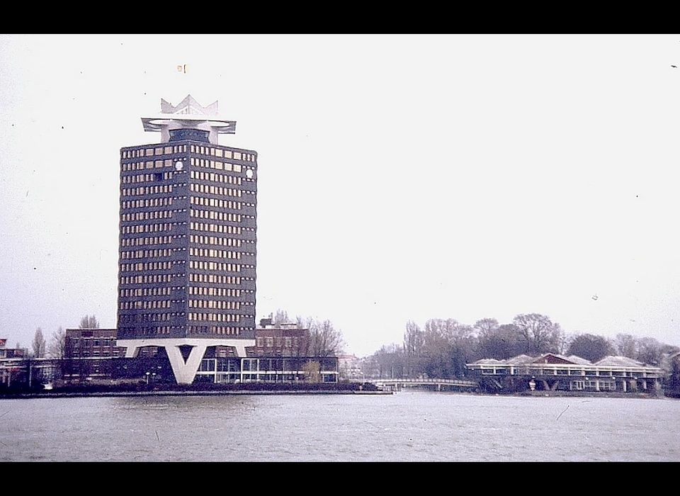 Badhuisweg 3 toren Overhoeks (1991)