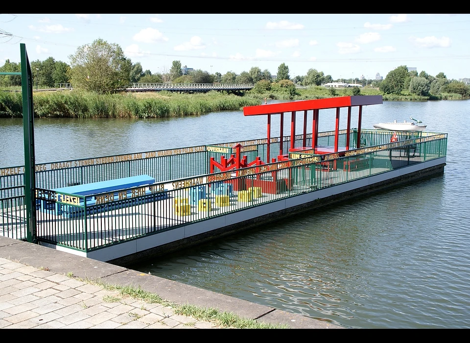 Paul Hufkade ponton Floating Poetry Room ontwerp Siah Armajani (2020)