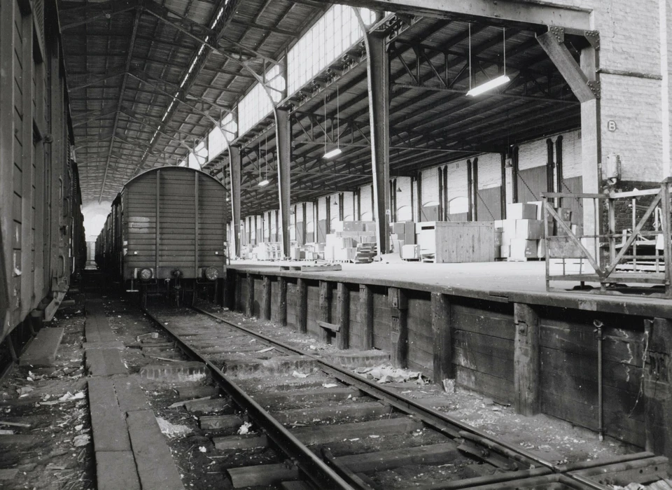 Plantage Doklaan laadperron goederenloods (1973)