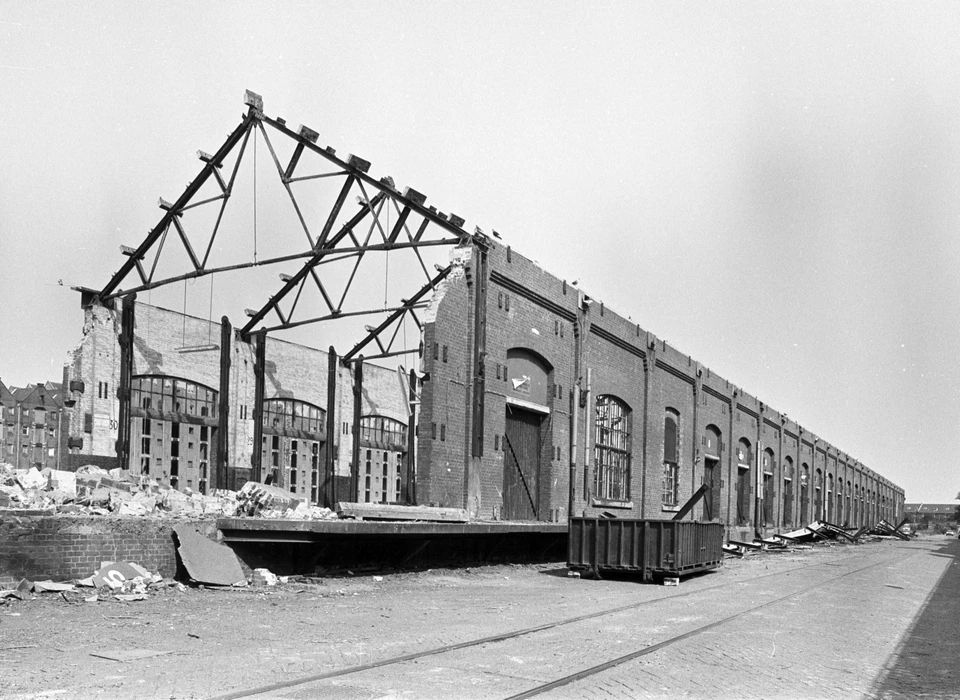 Plantage Doklaan afbraak goederenloodsen (1984)