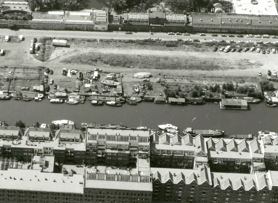 Plantage Doklaan boven, onder bebouwing Entrepotdok (1987)