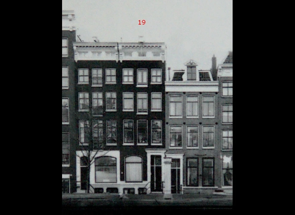 Prinsengracht 19 lijstgevel (1990)