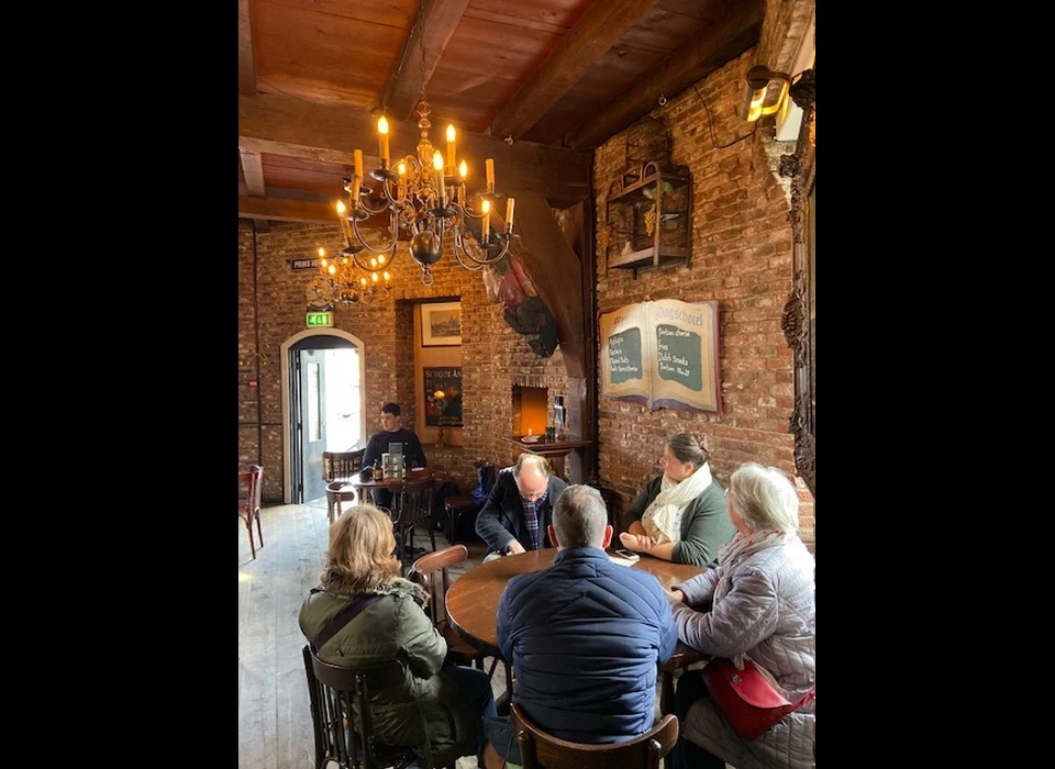 Prins Hendrikkade 94-95 VOC Café de Schreierstoren (2019)
