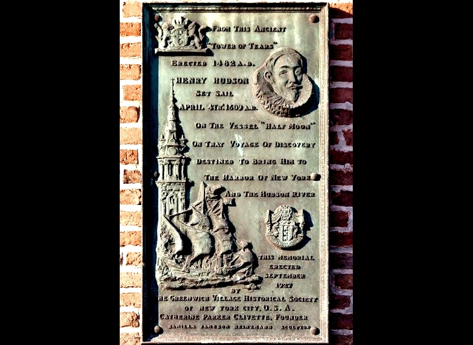 Prins Hendrikkade 94-95 Plaquette schipvaart van Hudson en stichting Nieuw Amsterdam (1985)