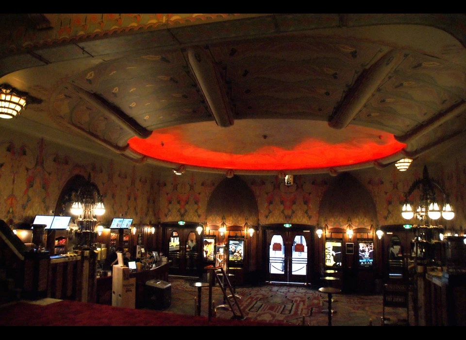 Reguliersbreestraat 26-28 theater Tuschinski foyer (2019)