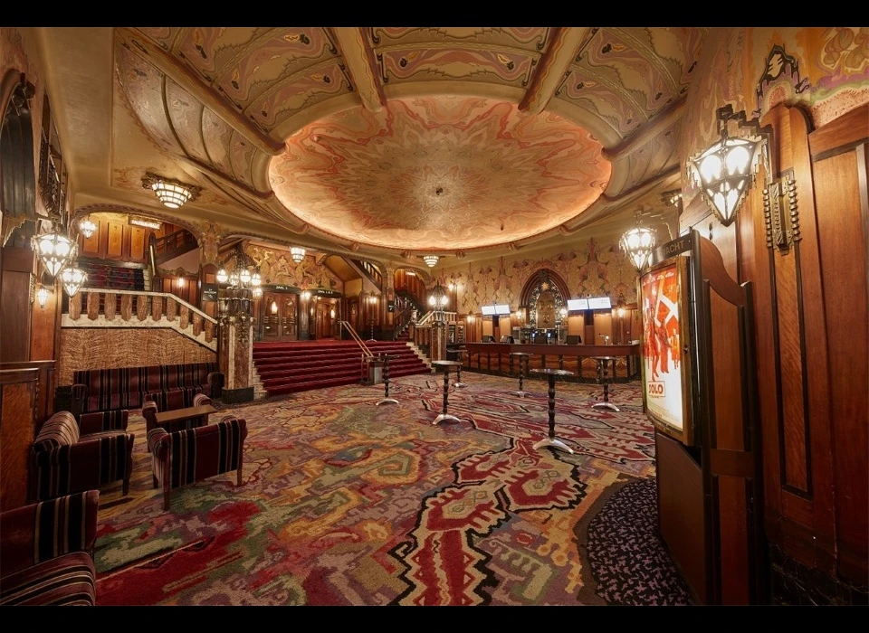 Reguliersbreestraat 26-28 theater Tuschinski foyer (2019)