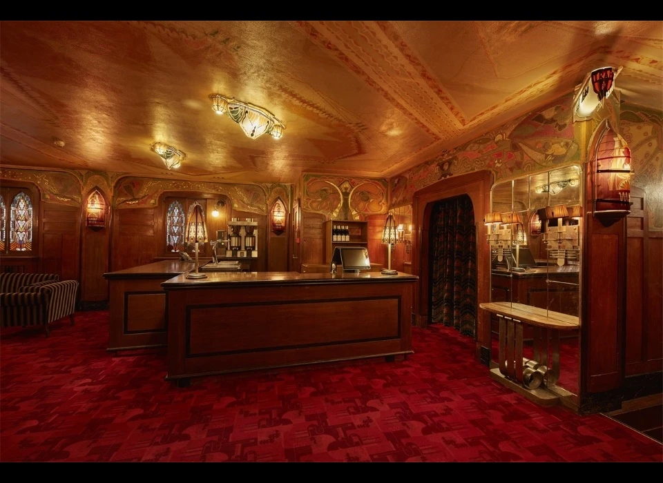 Reguliersbreestraat 26-28 theater Tuschinski wandelgang begane grond bar bij Moorse kamer (2019)