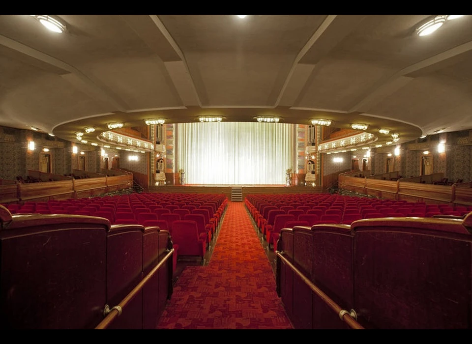 Reguliersbreestraat 26-28 theater Tuschinski bioscoop-theaterzaal (2011)