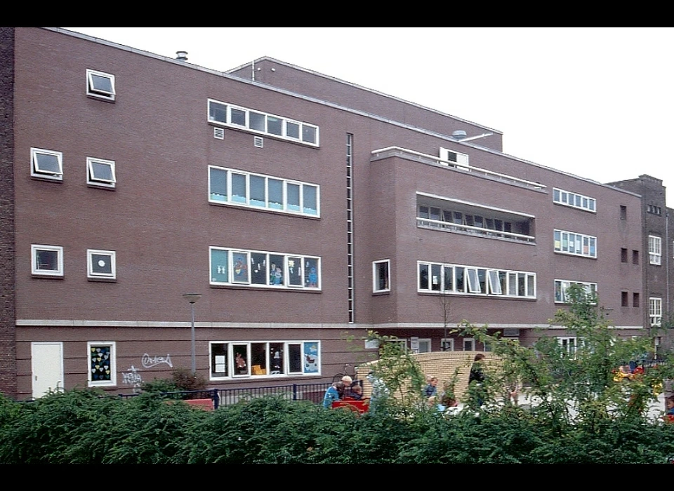 Vechtstraat 88-90 rk Sint Catharinaschool, lager onderwijs (1999)