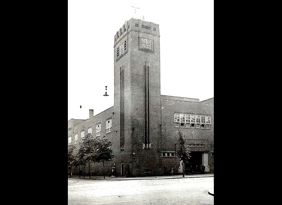 Rijnstraat 93 Thomas van Aquinokerk (ca.1930)