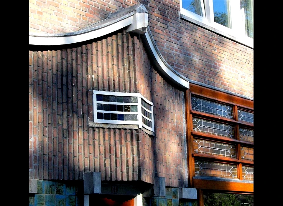 Rijnstraat 109 detail Amsterdamse Schoolstijl (2015)